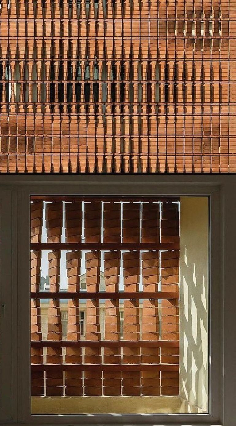 NGHỆ THUẬT CHIẾU SÁNG MẶT DỰNG KIẾN TRÚC PARAMETRIC VÀ GẠCH FAKHR-O-MADIN
