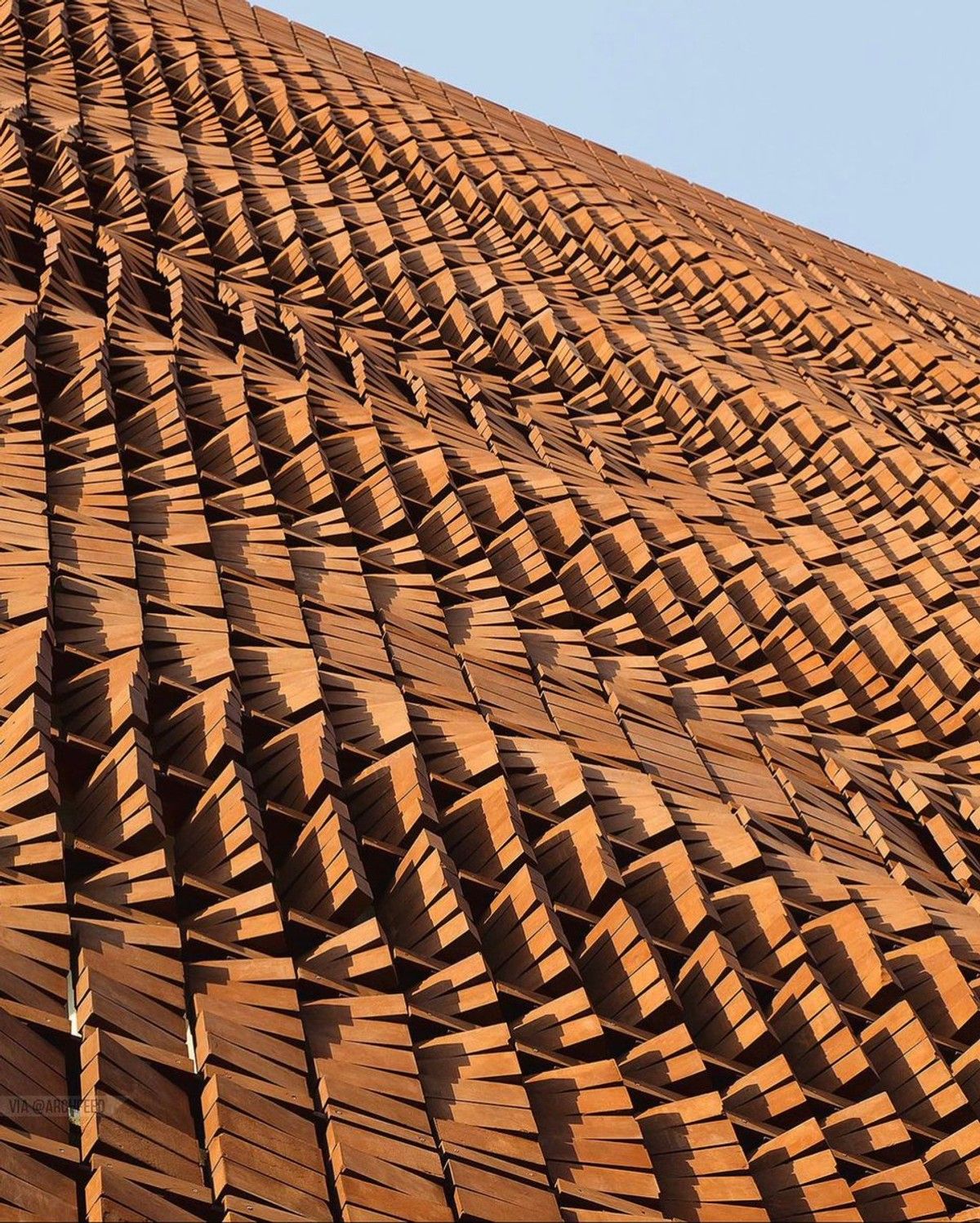 NGHỆ THUẬT CHIẾU SÁNG MẶT DỰNG KIẾN TRÚC PARAMETRIC VÀ GẠCH FAKHR-O-MADIN